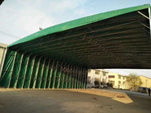 推（tuī）拉雨篷